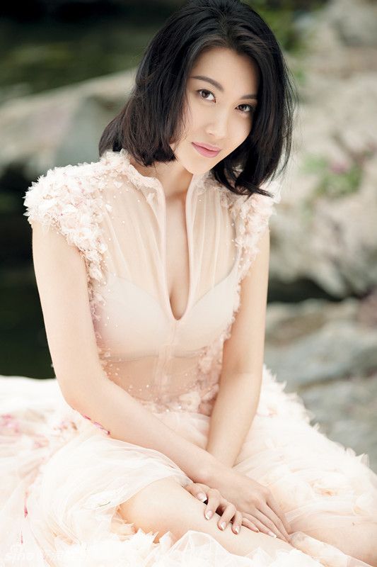 Xu Yin Sexy and Hottest Photos , Latest Pics