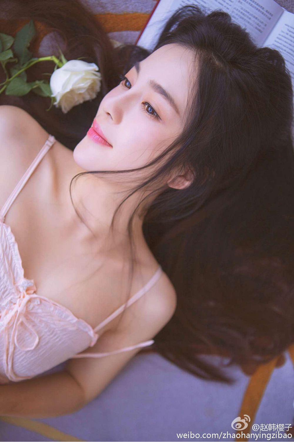 Yingzi Zhao Sexy and Hottest Photos , Latest Pics