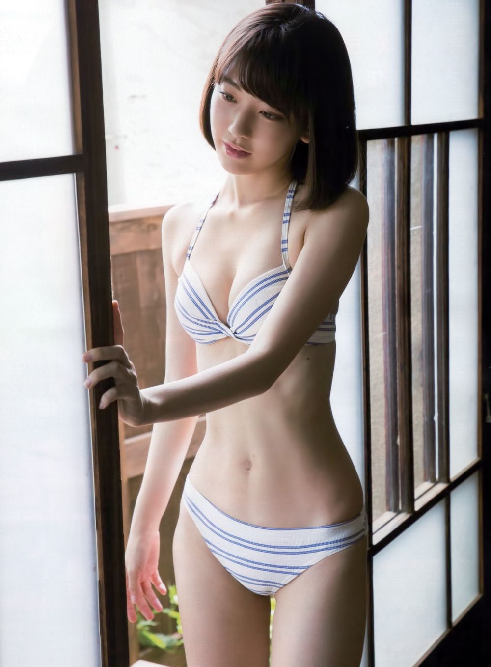 Sakura Miyawaki Sexy and Hottest Photos , Latest Pics