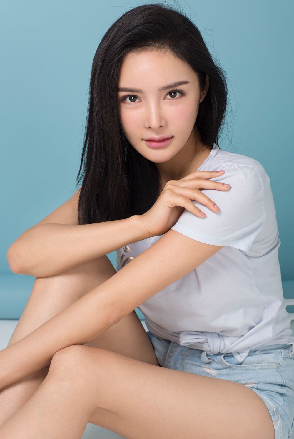 Yuan Chen Sexy and Hottest Photos , Latest Pics