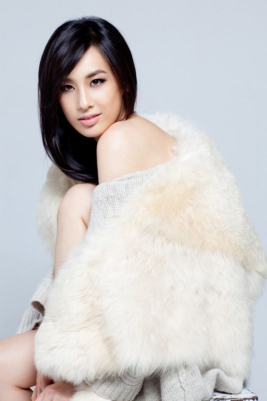 Shengyi Huang Sexy and Hottest Photos , Latest Pics