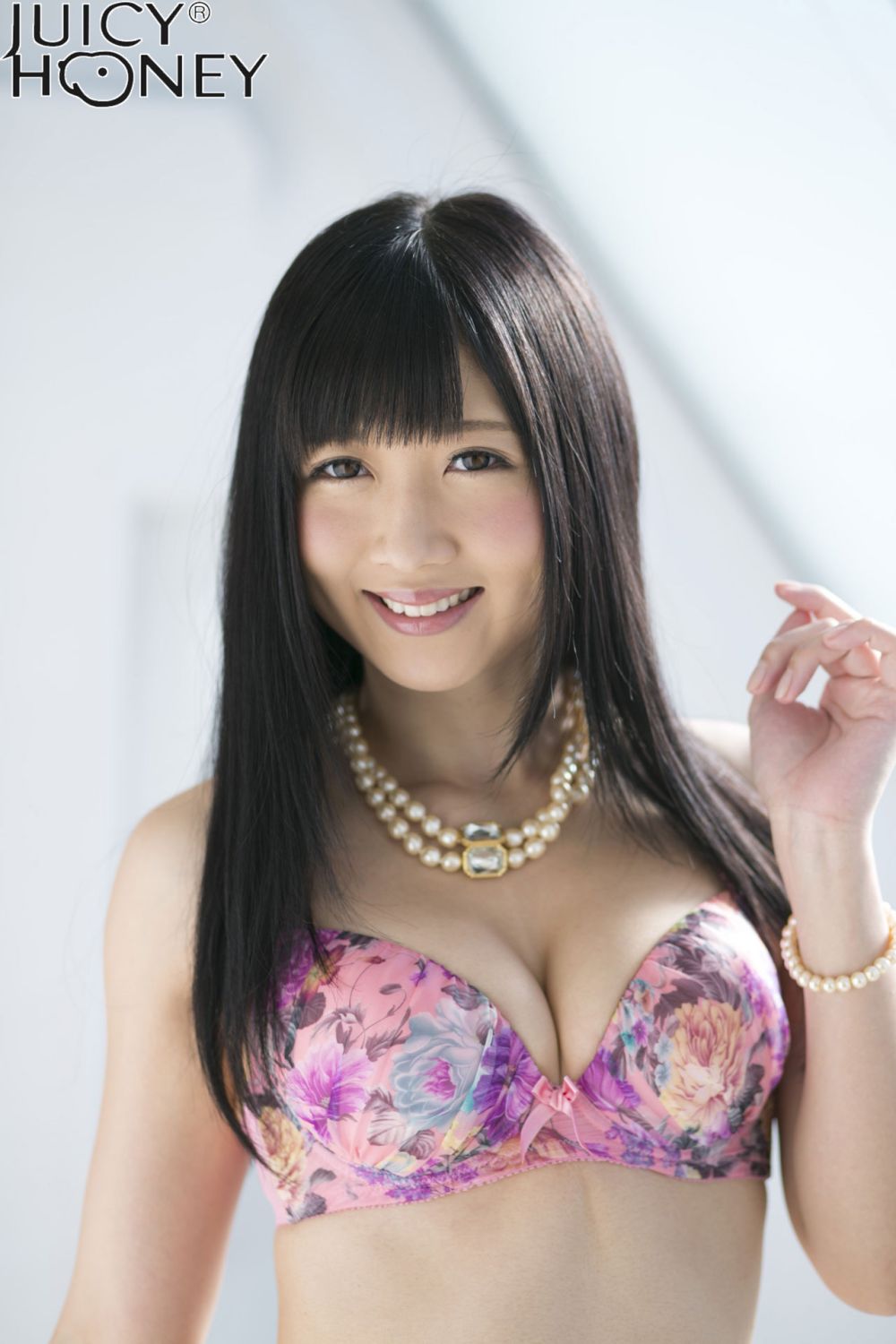 Hibiki Ohtsuki Sexy and Hottest Photos , Latest Pics