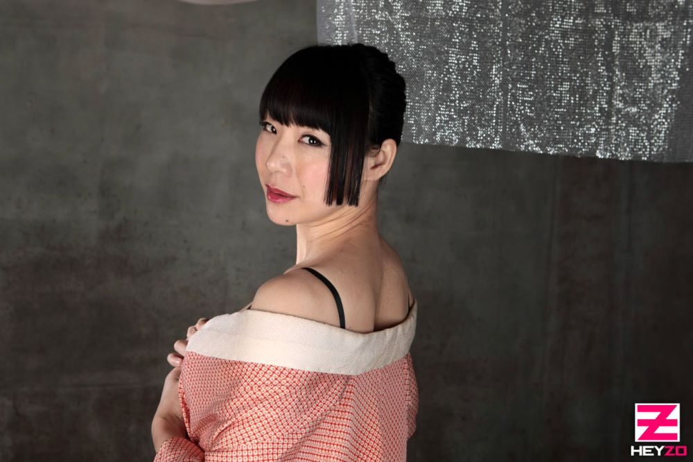 Miho Wakabayashi Sexy and Hottest Photos , Latest Pics