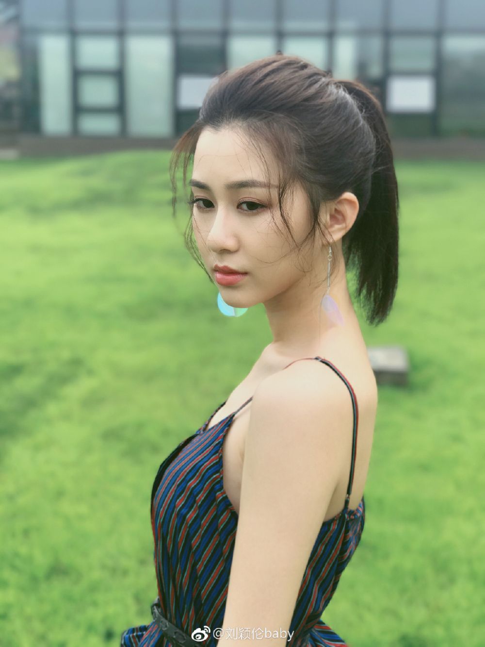 Xin Guan Sexy and Hottest Photos , Latest Pics