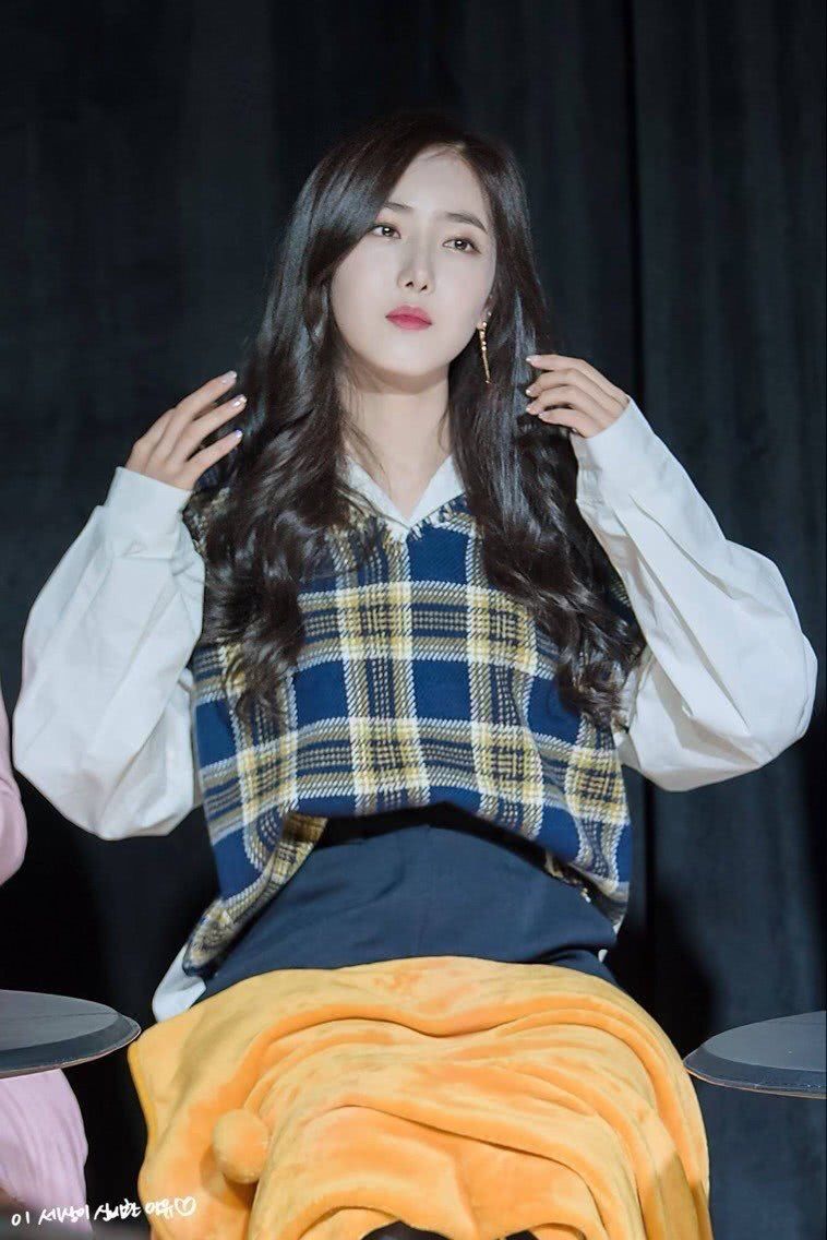 Sinb Sexy and Hottest Photos , Latest Pics