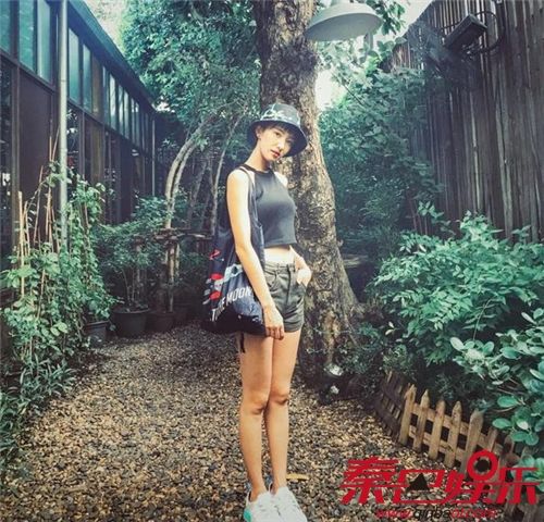Fangyi Xu Sexy and Hottest Photos , Latest Pics