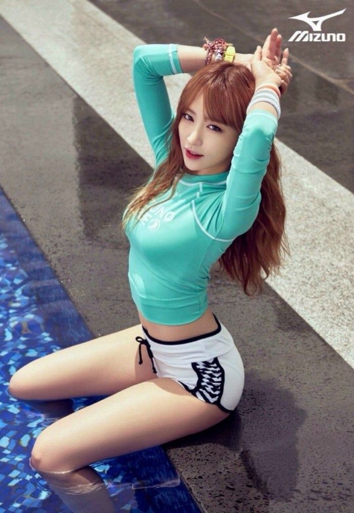 Hee-Yeon Ahn Sexy and Hottest Photos , Latest Pics