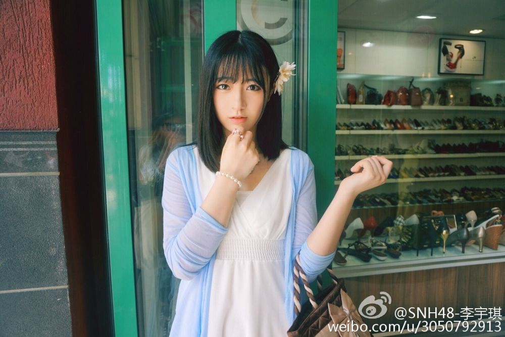 Yuqi Li Sexy and Hottest Photos , Latest Pics