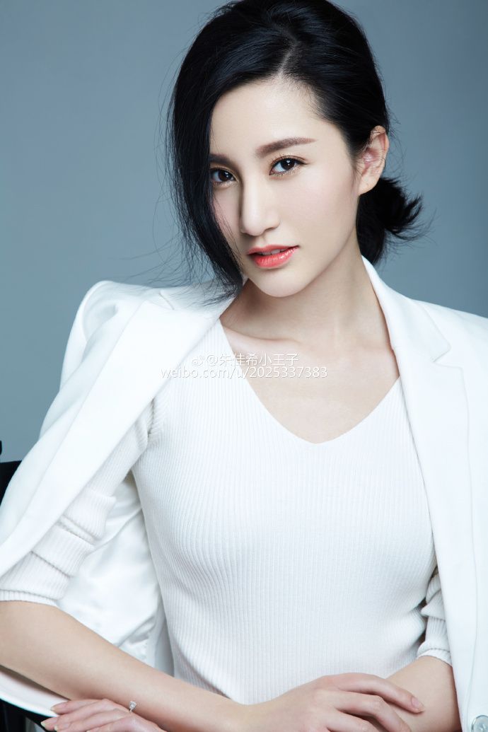 Jiaxi Zhu Sexy and Hottest Photos , Latest Pics