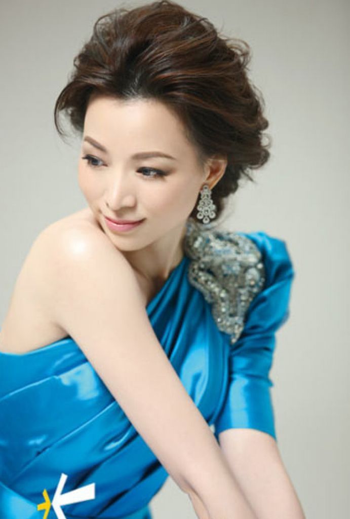 Qing Dong Sexy and Hottest Photos , Latest Pics