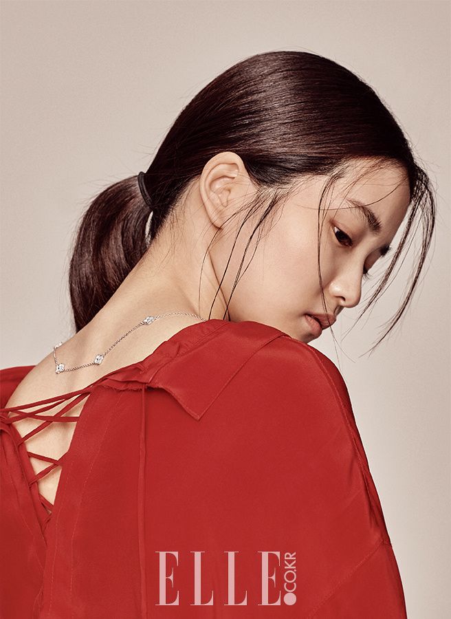 Kim Tae-ri Sexy and Hottest Photos , Latest Pics