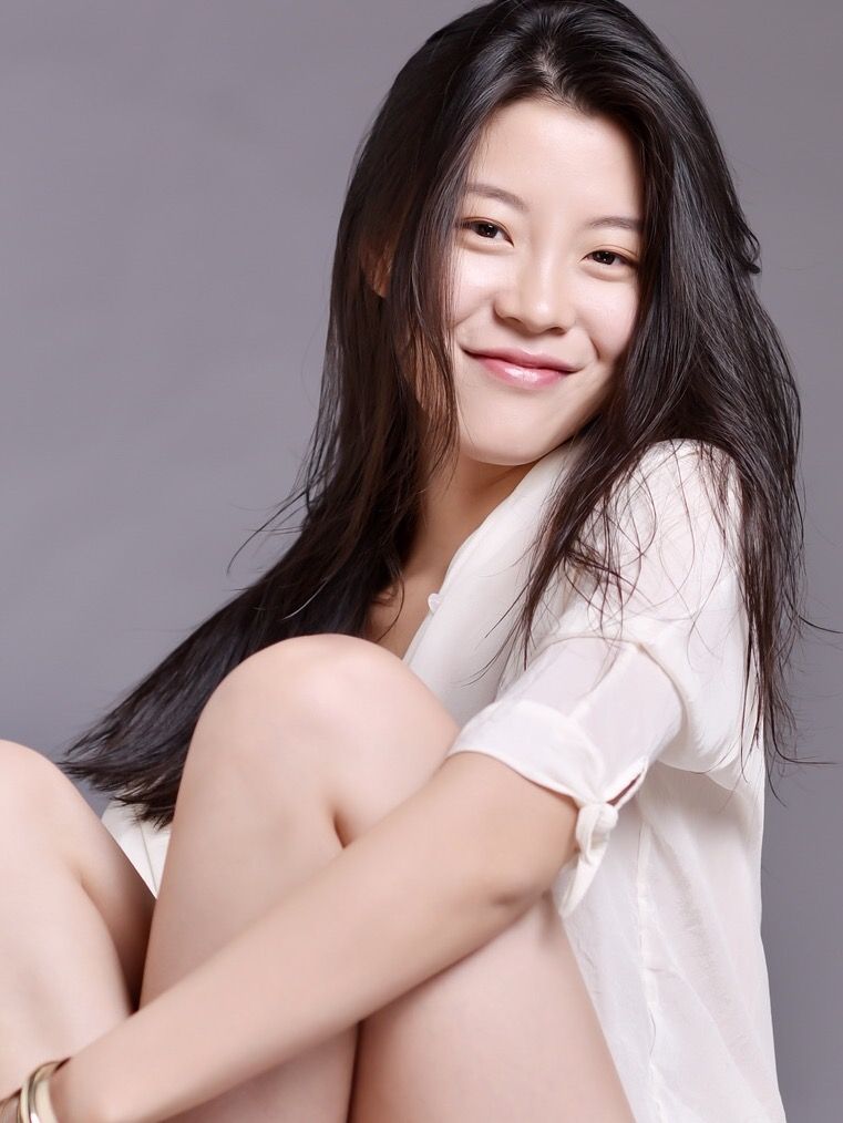 Yi Liu Sexy and Hottest Photos , Latest Pics