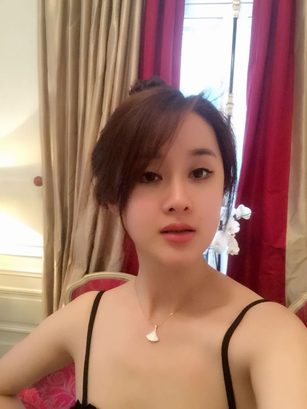 Yuanyuan Zheng Sexy and Hottest Photos , Latest Pics