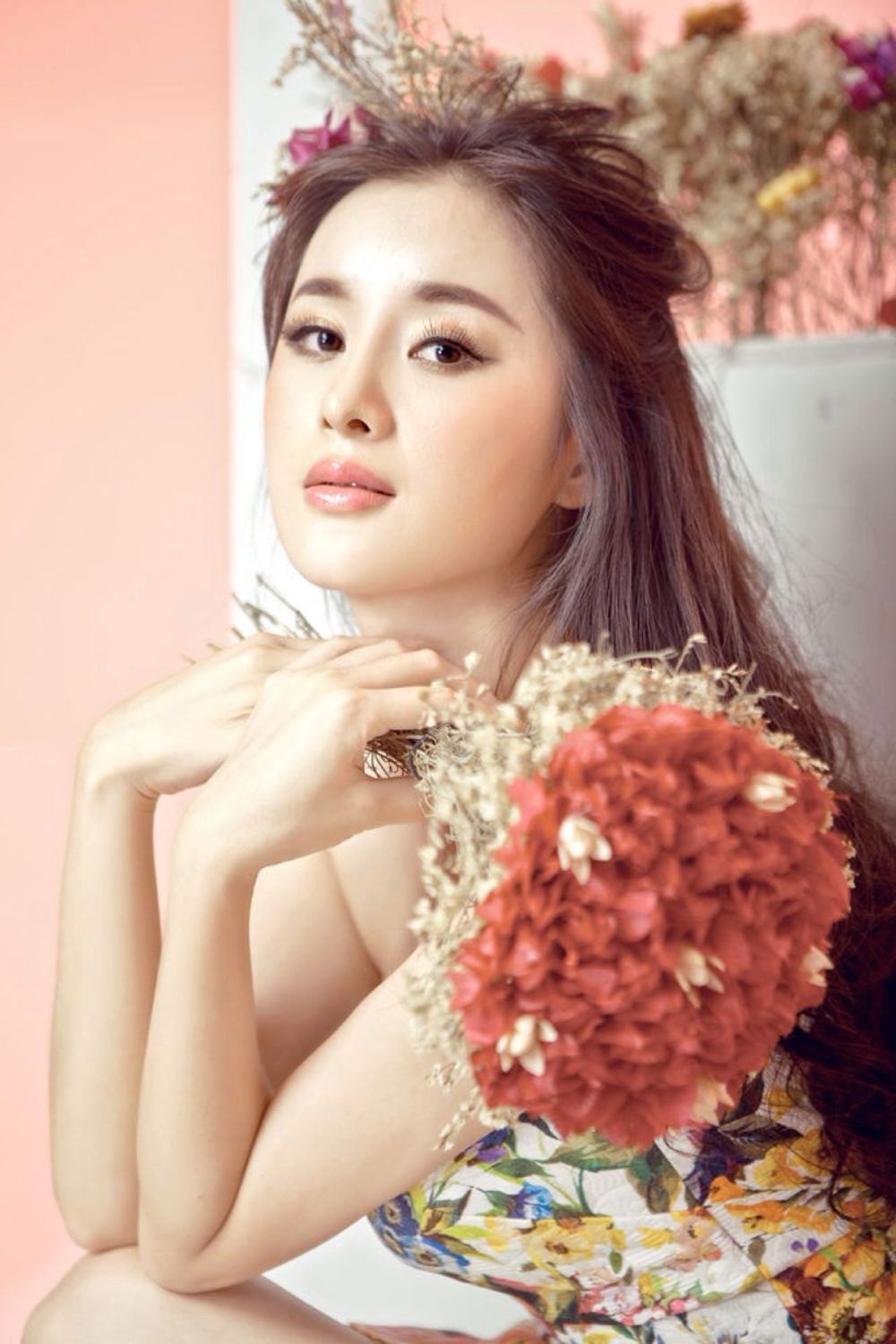 Yuanyuan Zheng Sexy and Hottest Photos , Latest Pics