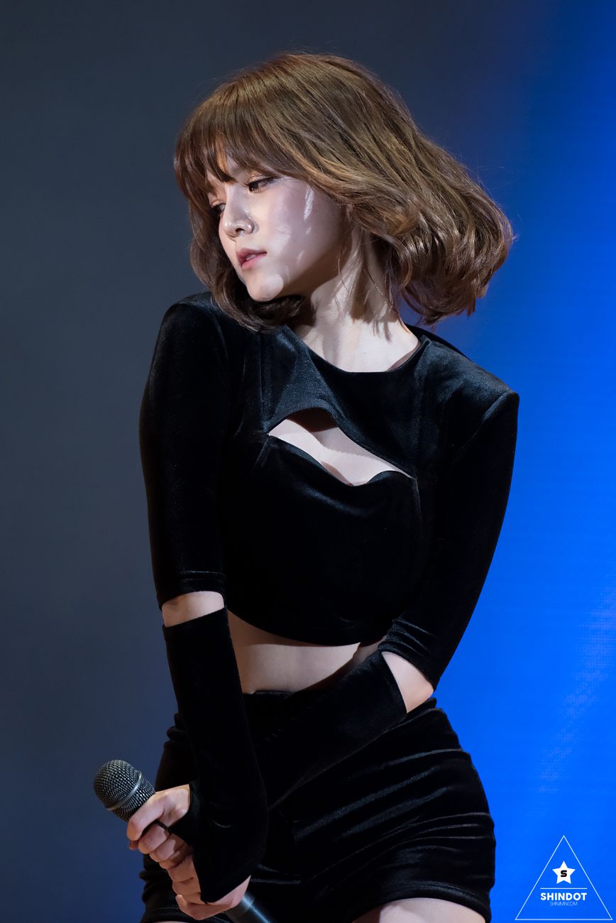 Ji-min Shin Sexy and Hottest Photos , Latest Pics