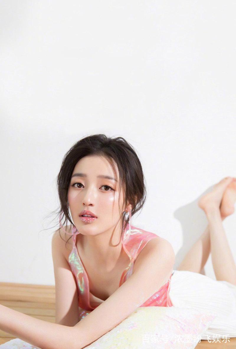 Xiuzhu Wang Sexy and Hottest Photos , Latest Pics