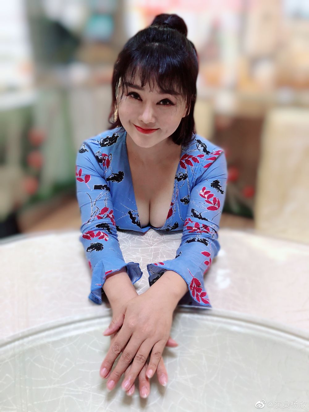 Xin Yang Sexy and Hottest Photos , Latest Pics