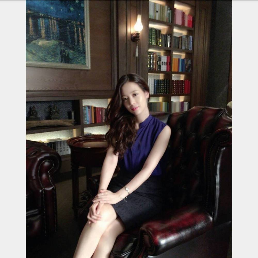 Yeo-Eun Son Sexy and Hottest Photos , Latest Pics