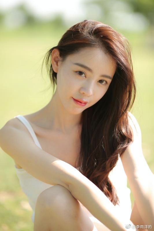 Li Yu Yang Sexy and Hottest Photos , Latest Pics