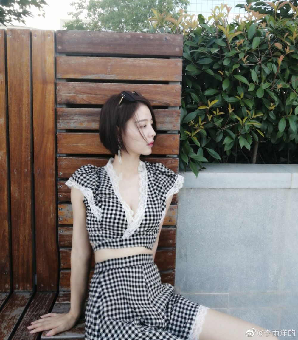 Li Yu Yang Sexy and Hottest Photos , Latest Pics