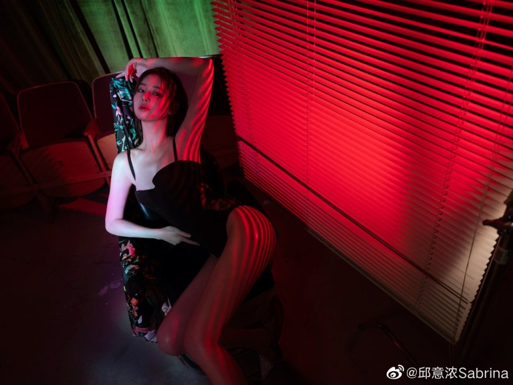 Sabrina Qiu Sexy and Hottest Photos , Latest Pics