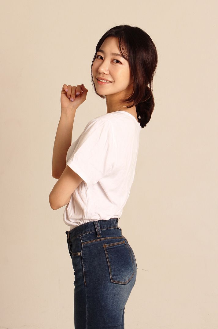 Jin-Seo Kim Sexy and Hottest Photos , Latest Pics