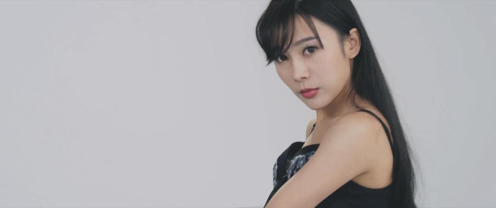 Yue Hu Sexy and Hottest Photos , Latest Pics