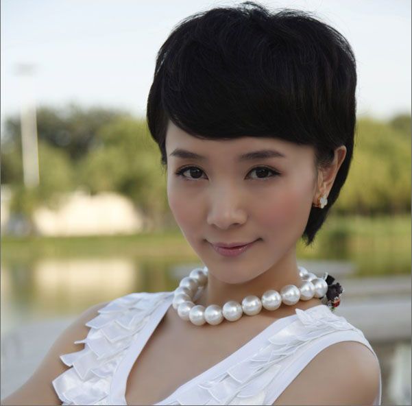 Yi-tong Liu Sexy and Hottest Photos , Latest Pics