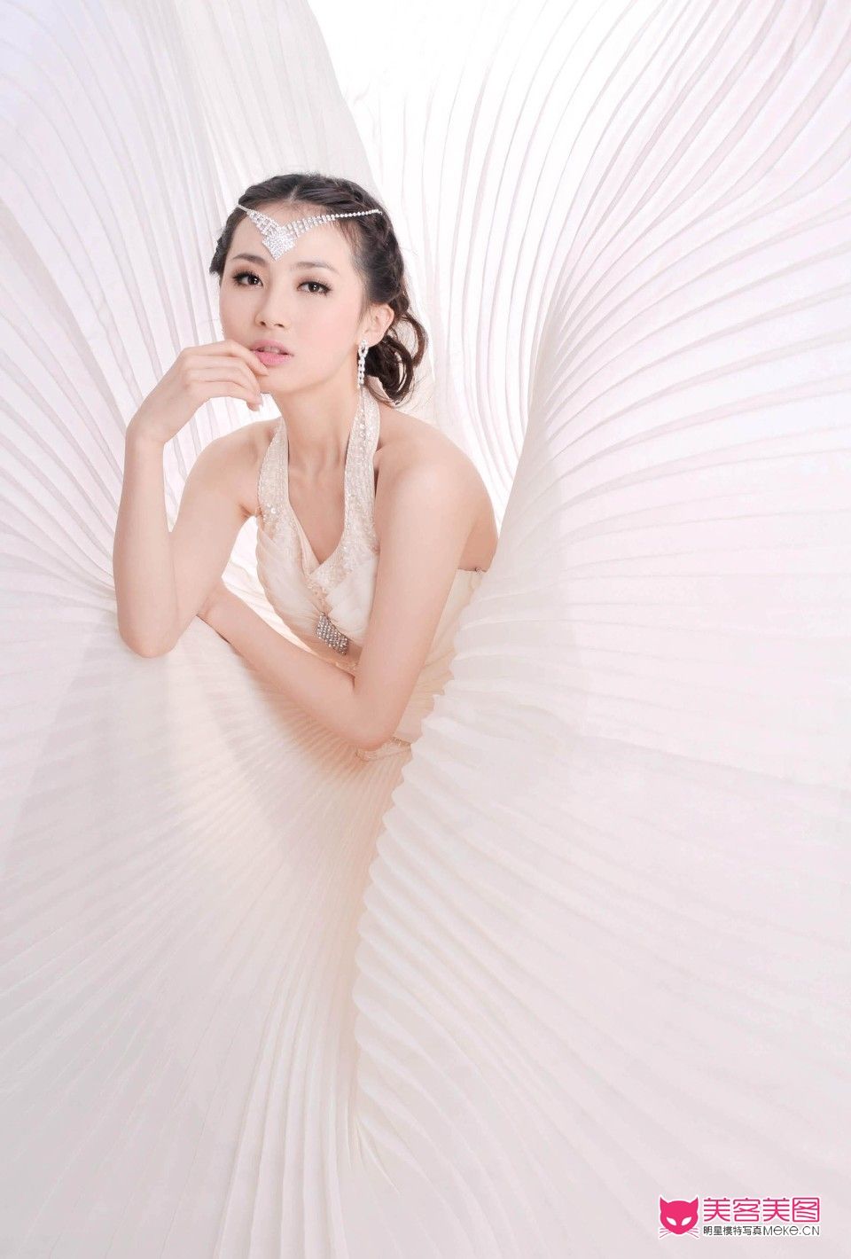 Chen Lu Sexy and Hottest Photos , Latest Pics