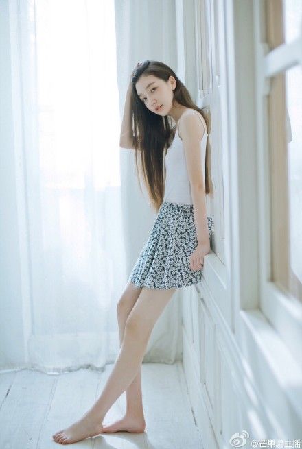 Xiaofan Tan Sexy and Hottest Photos , Latest Pics