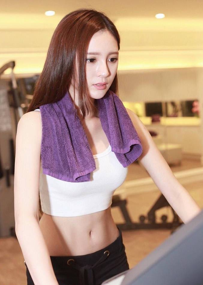 Yumi Wong Sexy and Hottest Photos , Latest Pics
