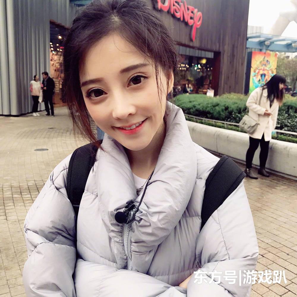 Feng Yanan Sexy and Hottest Photos , Latest Pics