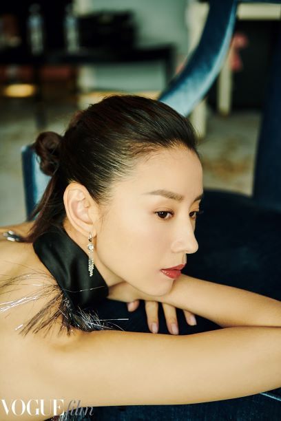 Dong Jie Sexy and Hottest Photos , Latest Pics