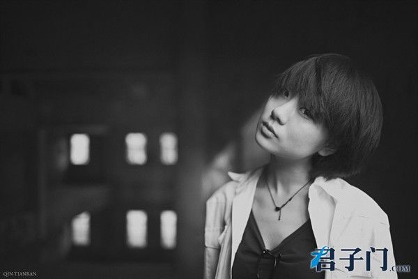 Yezi Zhang Sexy and Hottest Photos , Latest Pics