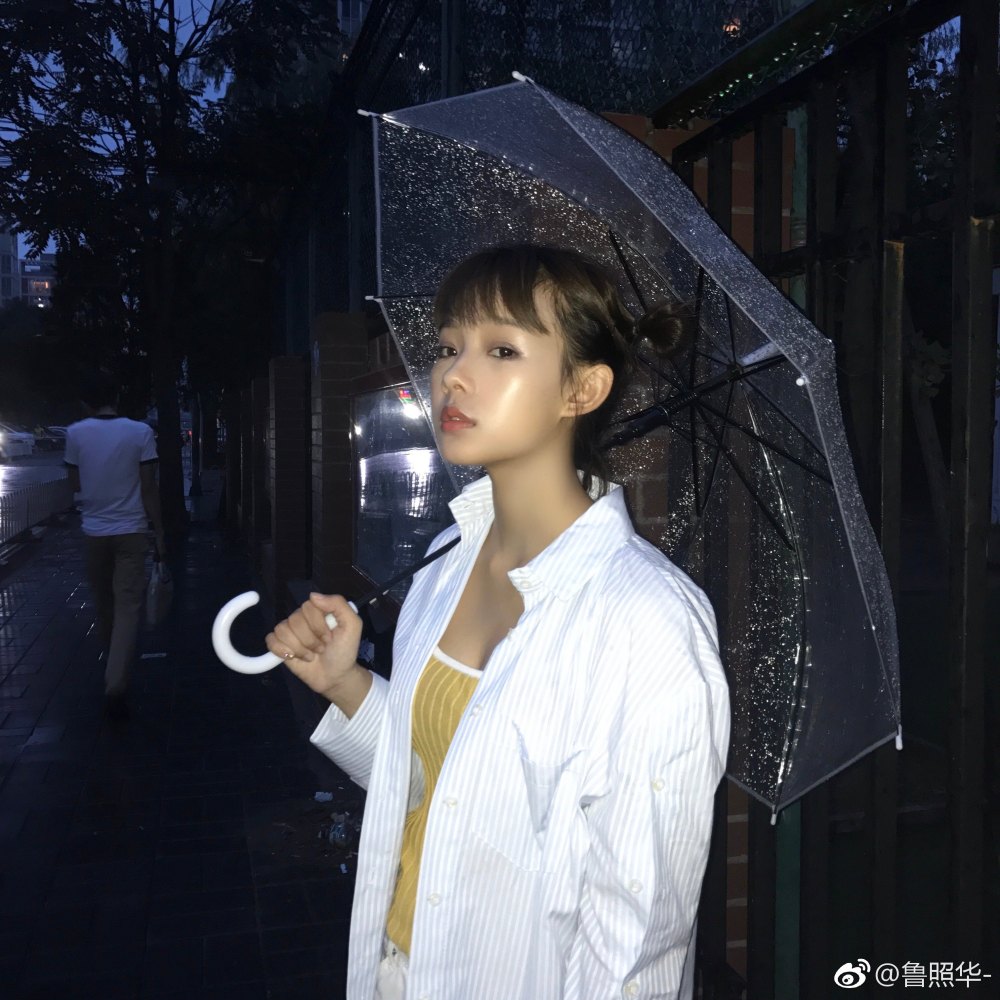 Zhaohua Lu Sexy and Hottest Photos , Latest Pics