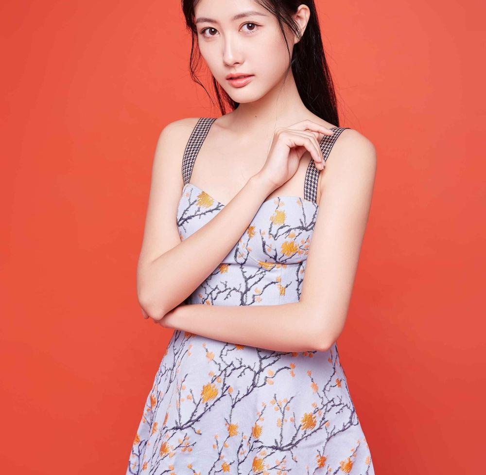 Yujue Wu Sexy and Hottest Photos , Latest Pics