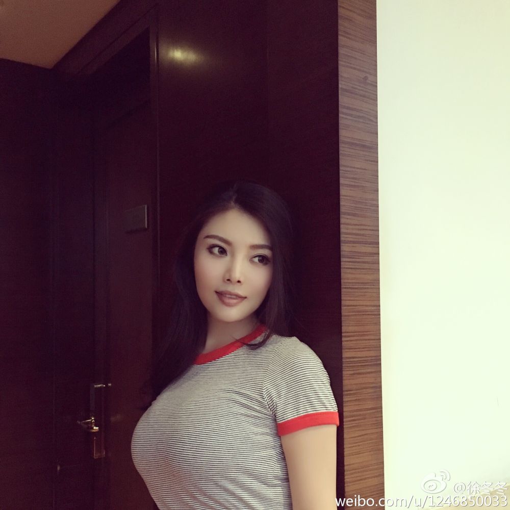 Dongdong Xu Sexy and Hottest Photos , Latest Pics
