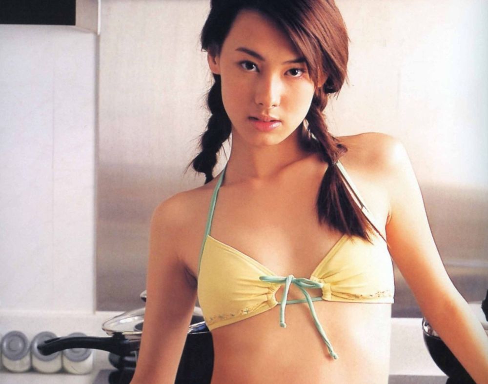Isabella Leong Sexy and Hottest Photos , Latest Pics