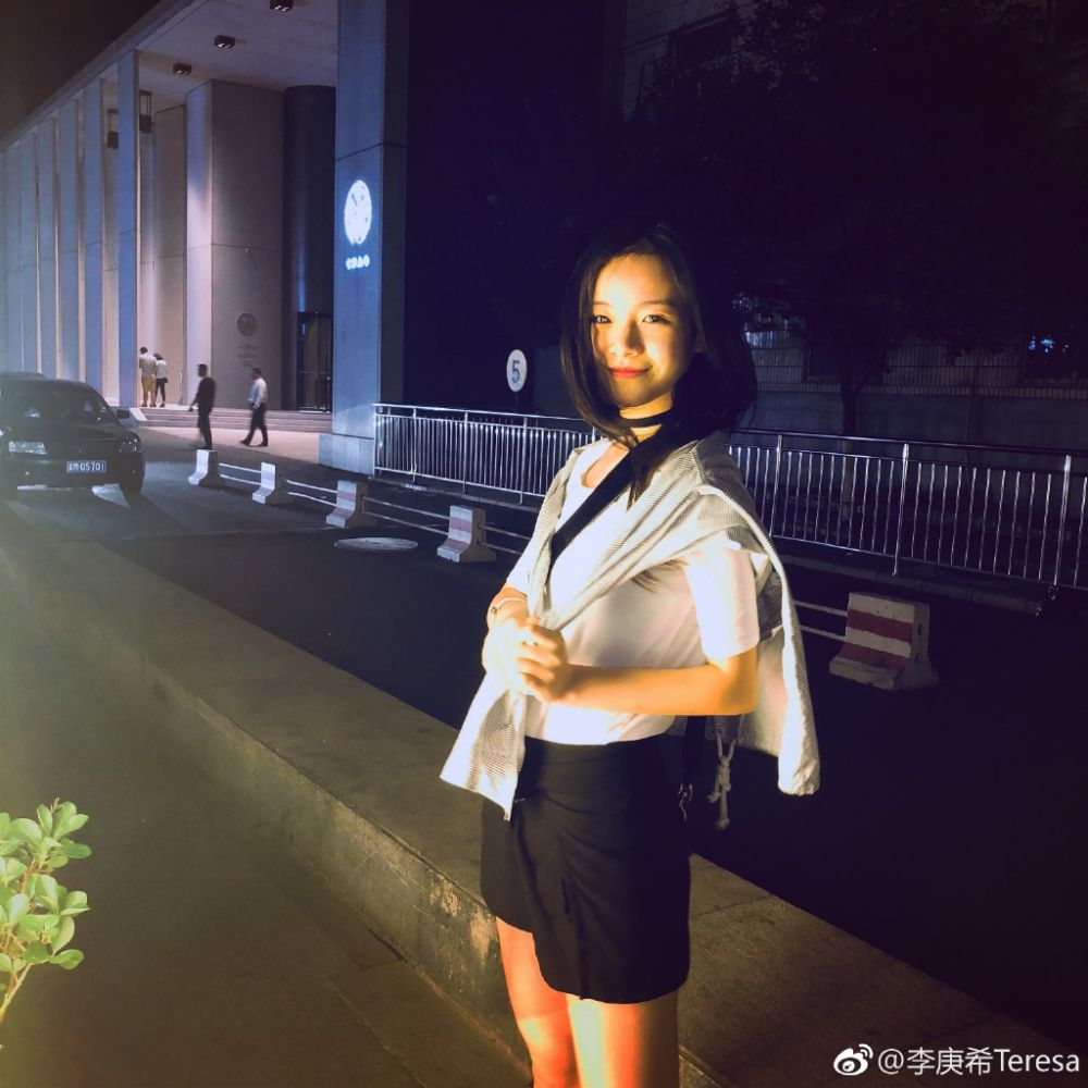 Gengxi Li Sexy and Hottest Photos , Latest Pics