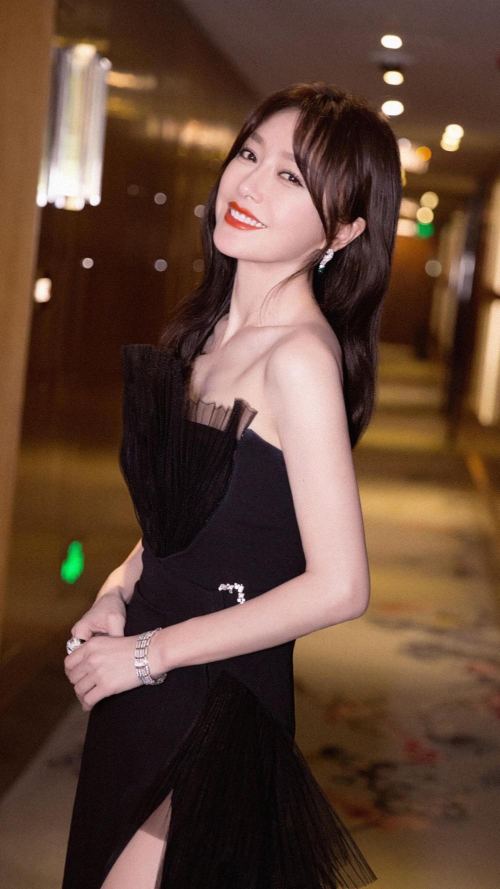 Lan Qin Sexy and Hottest Photos , Latest Pics