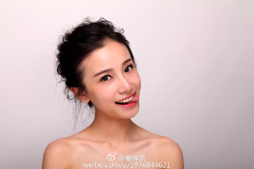 Zixin Jiang Sexy and Hottest Photos , Latest Pics