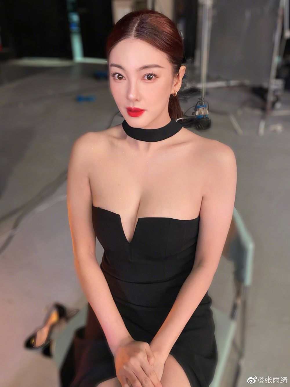 Yuqi Zhang Sexy and Hottest Photos , Latest Pics