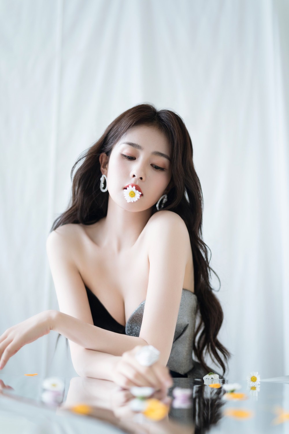 Lu Bai Sexy and Hottest Photos , Latest Pics