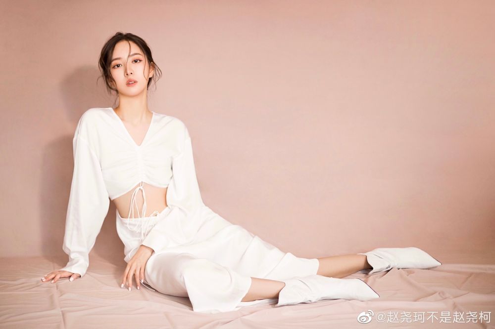 Yaoke Zhao Sexy and Hottest Photos , Latest Pics