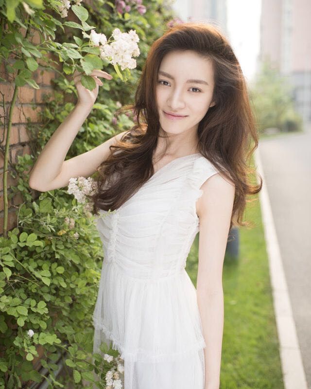 Xuan Gu Sexy and Hottest Photos , Latest Pics