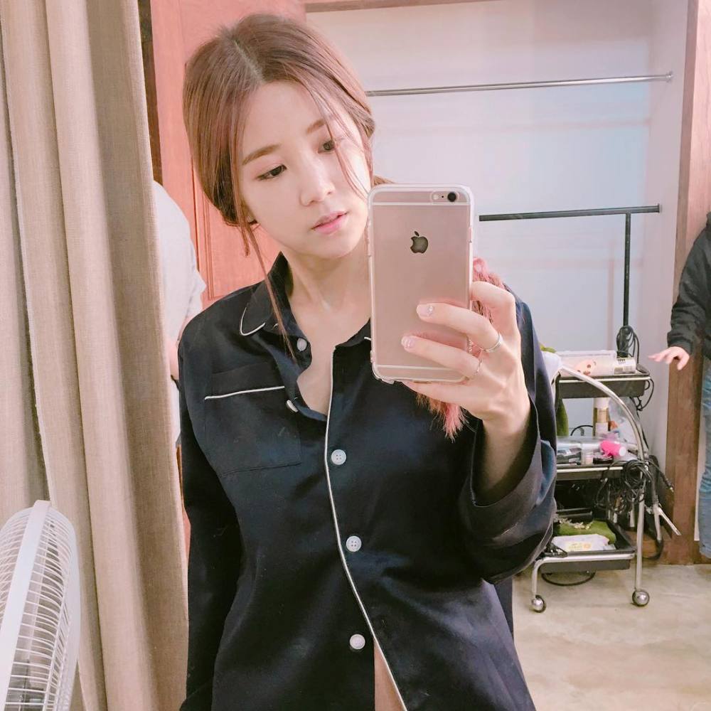 Cho Rong Park Sexy and Hottest Photos , Latest Pics