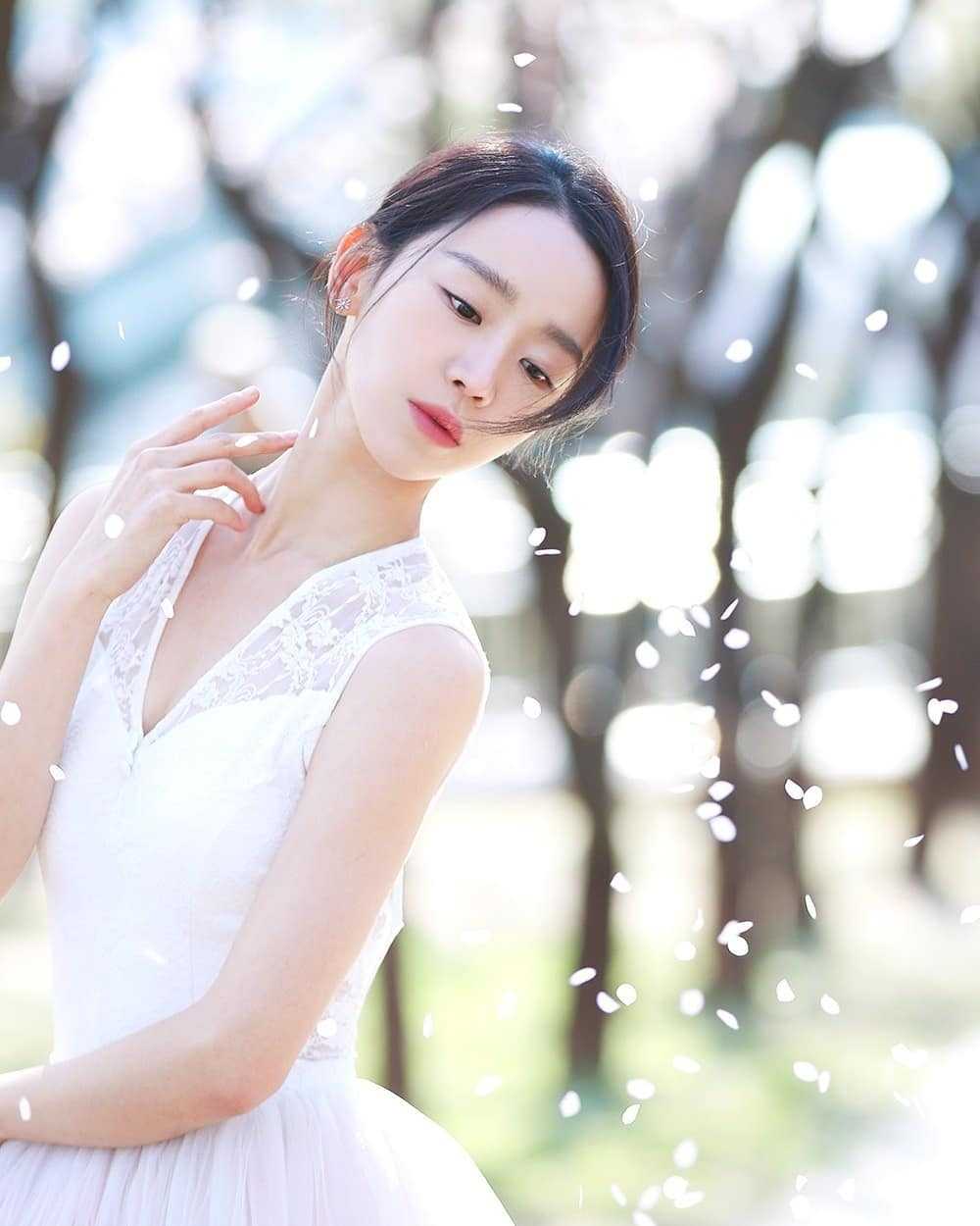 Hye-Sun Shin Sexy and Hottest Photos , Latest Pics