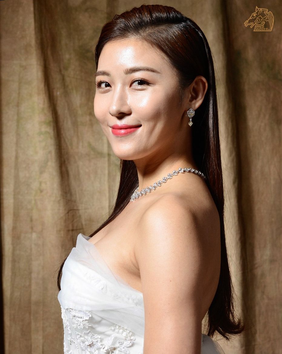 Ha Ji-Won Sexy and Hottest Photos , Latest Pics