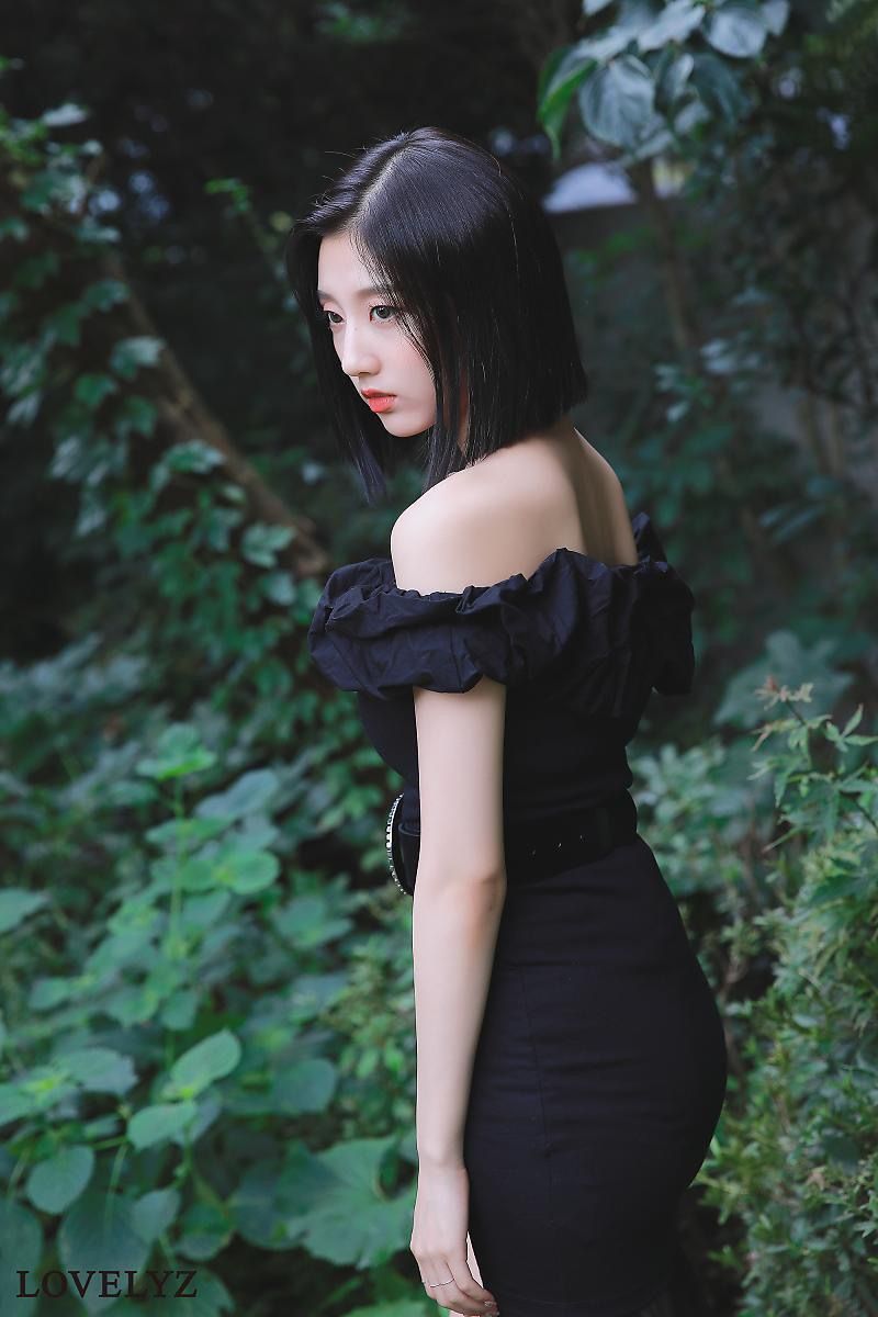 郑叡仁 Sexy and Hottest Photos , Latest Pics