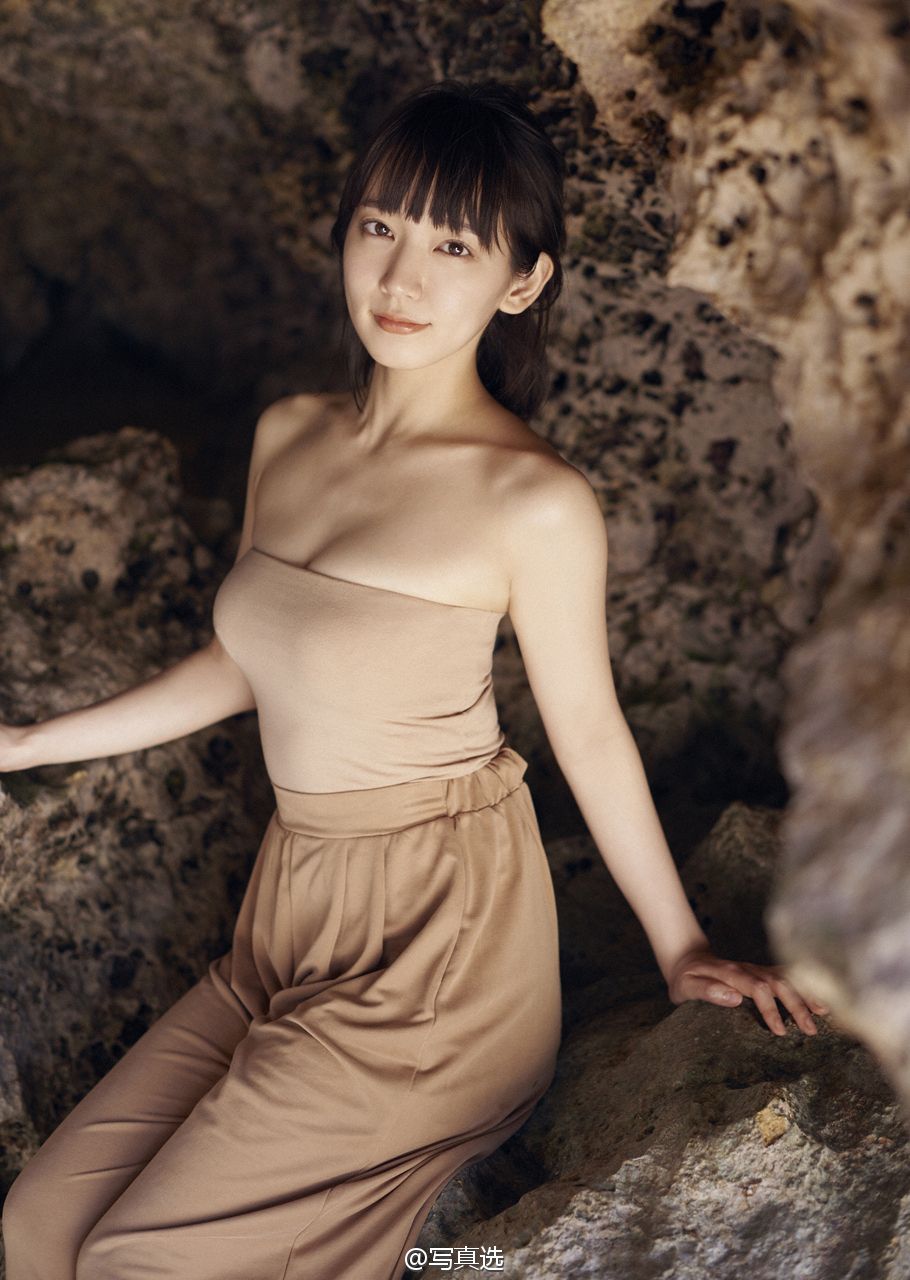 Riho Yoshioka Sexy and Hottest Photos , Latest Pics